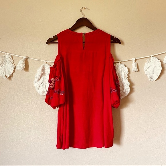 Umgee | Floral Embroidered Cold Shoulder Dress - Picture 2 of 6